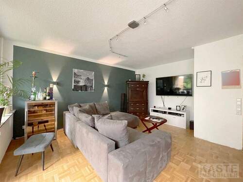 Wohnbereich - 3 Zimmer Etagenwohnung zum Kaufen in Hannover