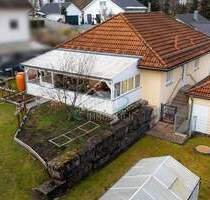 Bungalow mit idyllischem Garten und Doppelgarage - Mainhardt / Ammertsweiler