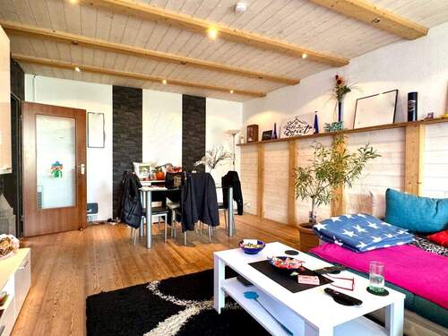 Wohnzimmer - Etagenwohnung mit 96,00 m&sup2; in Wunstorf zum Kaufen