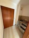 Eingangsbereich mit Pantryküche - 1 Zimmer Etagenwohnung in Erlangen