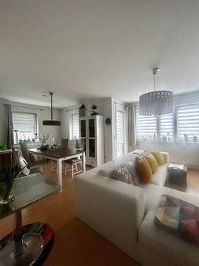 Wohnzimmer - 3 Zimmer Etagenwohnung in Pfullendorf