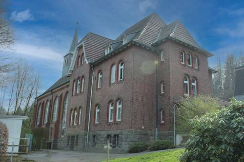 Nordwestansicht Kirchengebäude - 