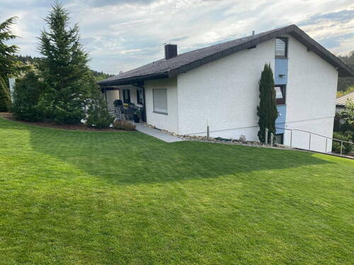 Bild 1 - Teilsaniertes Einfamilienhaus mit Garten und neuer Heizung