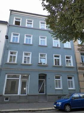 Hausansicht - Schöne Dachgeschosswohnung am Platz der Völkerfreundschaft