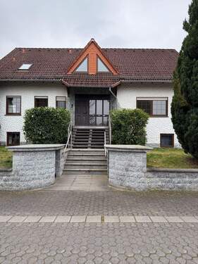 880d38fa-33c5-4bea-a976-30a37423ed4b.jfif - Hauptwohnung in Zweifamilienhaus mit Garage und Werkstattraum