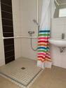 Bad mit Dusche - 