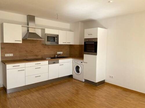 Einbauküche + Waschmaschine - 2 Zimmer Etagenwohnung zur Miete in Leipzig
