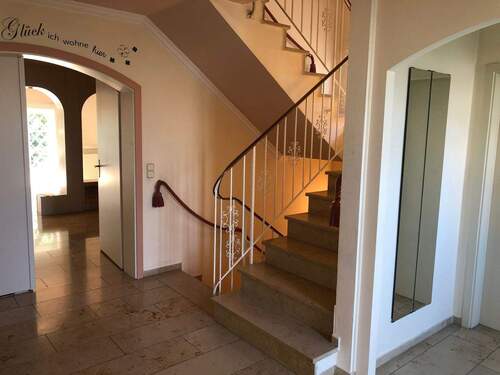 Eingangsbereich mit Diele - 