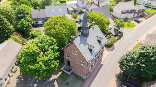 Luftansicht - 8 Zimmer Mehrfamilienhaus, Wohnhaus in Hachenburg VG