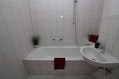 Bad mit Wanne - Etagenwohnung mit 55,60 m² in Freiberg zur Miete