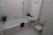 Bad mit Wanne - 
