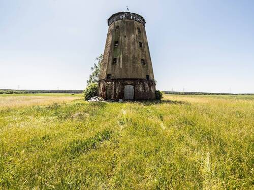 Bild 1 - Historische Holländermühle mit unverbautem Weitblick