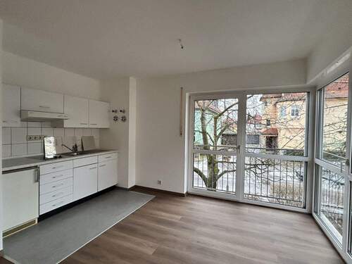 offene Küche mit EBK - 1 Zimmer Etagenwohnung in Weimar