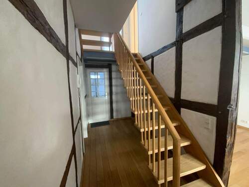 Aufgang zum OG und Ausgang zum Gang hinterm Haus - 