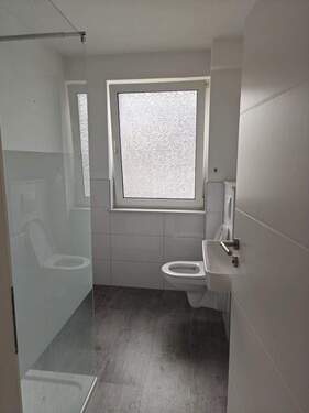 Bad.jpg - 3 Zimmer Etagenwohnung in Bad Schwalbach