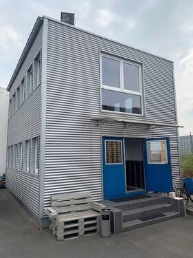 Bürogebäude - Großes Gewerbegrundstück mit Lager- u. Produktionshallen und kleinem Bürogebäude