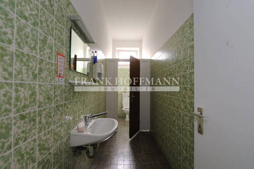 M2445 WC 1 - 