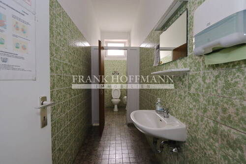 M2445 WC 2 - 