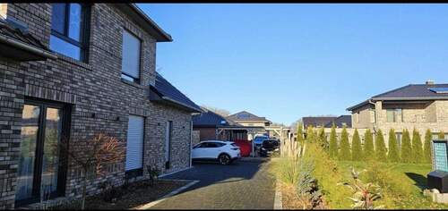 Bild 1 - Doppelhaushälfte - 1.700,00&nbsp;EUR Kaltmiete, ca.&nbsp; 165,00&nbsp;m&sup2;&nbsp;Wohnfl&auml;che