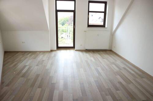 Wohnzimmer - 2 Zimmer Etagenwohnung zur Miete in Chemnitz