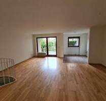 Renovierte schöne Wohnung über 2 Ebenen mit kleiner Terrasse und Duplex-Tiefgaragenstellplatz - Hürth Efferen