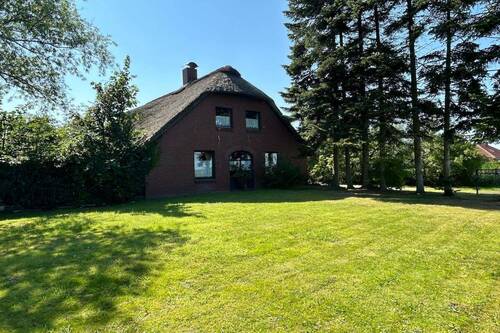 Vorderansicht - 5 Zimmer Mehrfamilienhaus, Wohnhaus in Nordenham