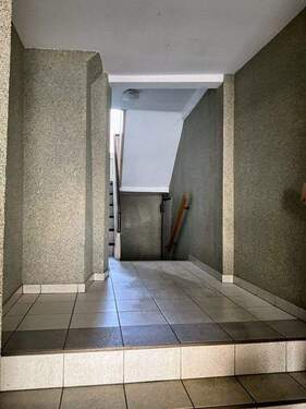 Hausflur - Mehrfamilienhaus, Wohnhaus in Peine