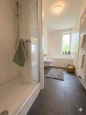 Badezimmer - Etagenwohnung mit 85,00 m&sup2; in Eisenach zur Miete