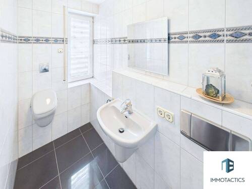 Gäste-WC EG - Einfamilienhaus mit 305,00 m&sup2; in Schloßböckelheim zum Kaufen