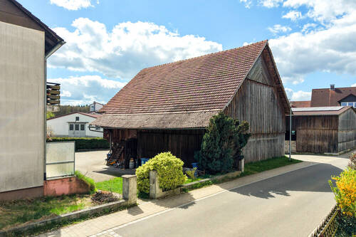 Scheune - 1 Zimmer Mehrfamilienhaus, Wohnhaus in Berg bei Neumarkt in der Oberpfalz / Loderbach