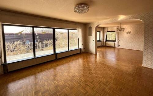Wohnzimmer mit Balkon - 