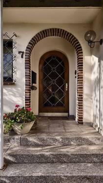 Eingang - 6 Zimmer Einfamilienhaus in Uetze