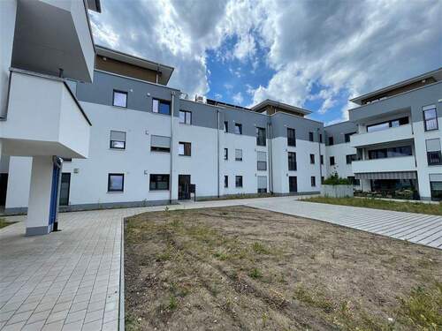 Hausansicht - 3 Zimmer Etagenwohnung in Altdorf b. Nürnberg