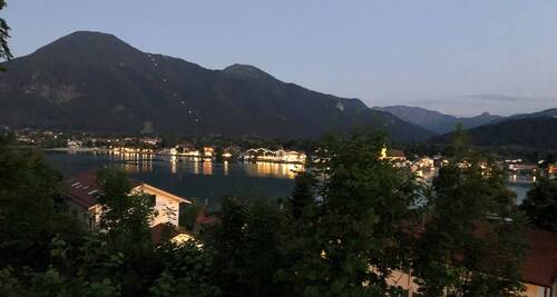 Ausblick bei Nacht - 5 Zimmer Terrassenwohnung zur Miete in Tegernsee