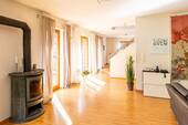 Kaminofen, raumhohe Fenster - 