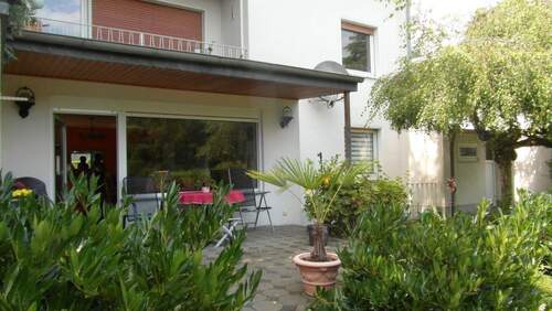 Terrasse mit Garten.JPG - 