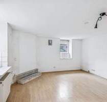 Sanierungsbedürftige 2-Zimmer-Wohnung mit Potenzial in Stuttgart-West