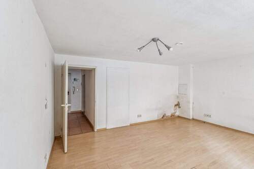 Schlafzimmer - 2 Zimmer Etagenwohnung in Stuttgart