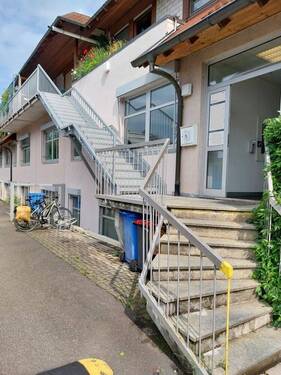 Hauseingang - Gewerbefläche im Untergeschoss mit Lastenlift in Radolfzell zu vermieten