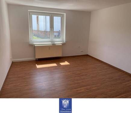 Wohnen - Idyllische und im Grünen gelegene Wohnung! Frisch und modern saniert!