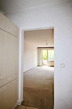 Blick von der Küche durch das Wohnzimmer - 