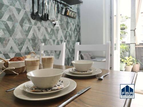 Willkommen! - Exklusive Vierzimmerwohnung mit Balkon in Schweriner Paulsstadt