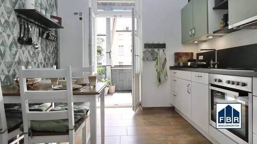 Küche mit Balkonzugang - 