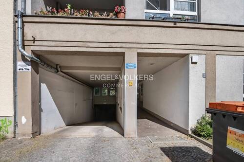 Zufahrt zur Tiefgarage - Einfamilienhaus zum Kaufen in Berlin