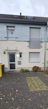 Ansicht Straßenseite - 4 Zimmer Reihenmittelhaus zum Kaufen in Bonn