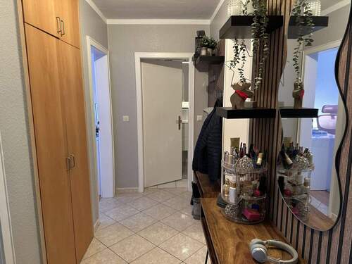 Flur - 3 Zimmer Etagenwohnung in Celle