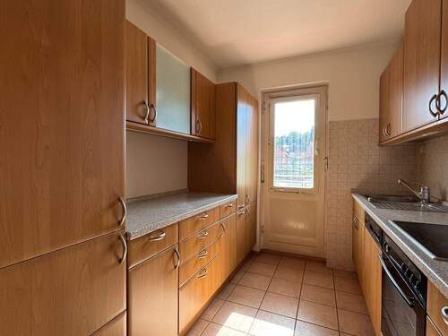 Küche mit Balkonzugang - 