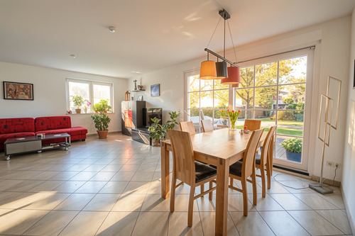 Wohnzimmer I - 5 Zimmer Einfamilienhaus in Berlin