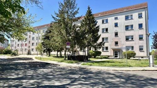 Straßenseite - 3 Zimmer Etagenwohnung zum Kaufen in Weißenfels