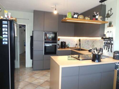 Einbauküche mit Kochblock und - 4 Zimmer Etagenwohnung in Berlin